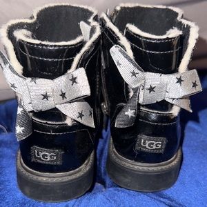 Kids Ugg boots with bow